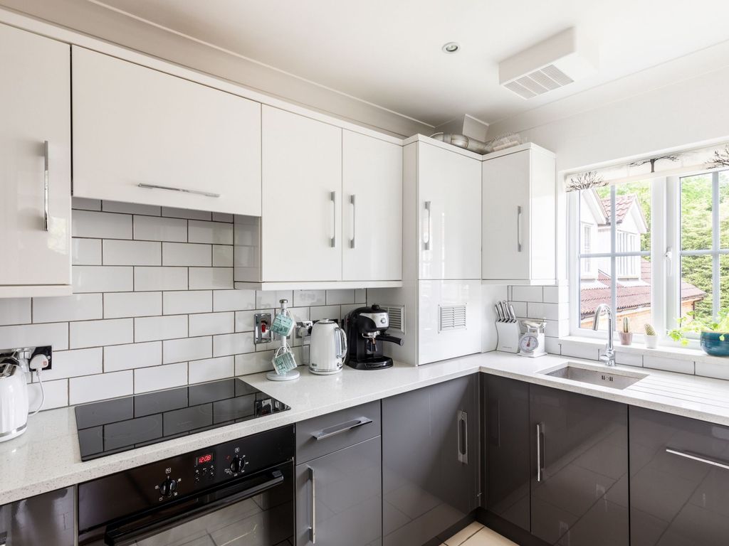 1 bed flat for sale in Aspen Vale, The Mulberry Aspen Vale CR3, £260,000