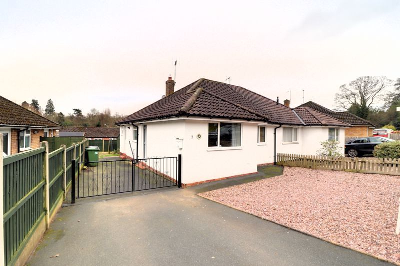 3 bed bungalow for sale in Kiln Bank Road, Market Drayton, Shropshire TF9, £215,000
