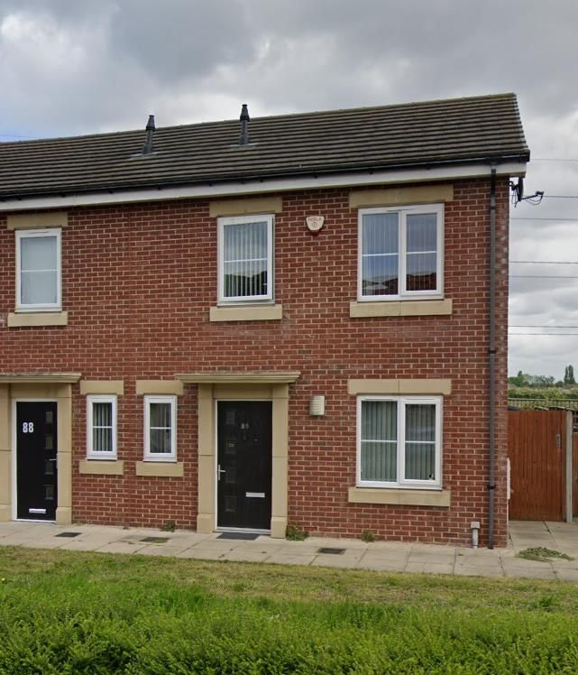 2 bed semi-detached house to rent in Willow Grove, Thorne, Doncaster DN8, £560 pcm
