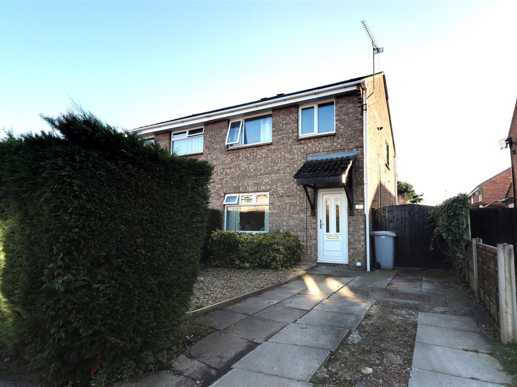 3 bed semi-detached house for sale in Wareham Drive, Crewe CW1, £124,000