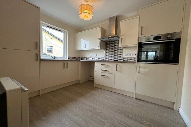 1 bed flat to rent in Lesmahagow, Lanark ML11, £585 pcm