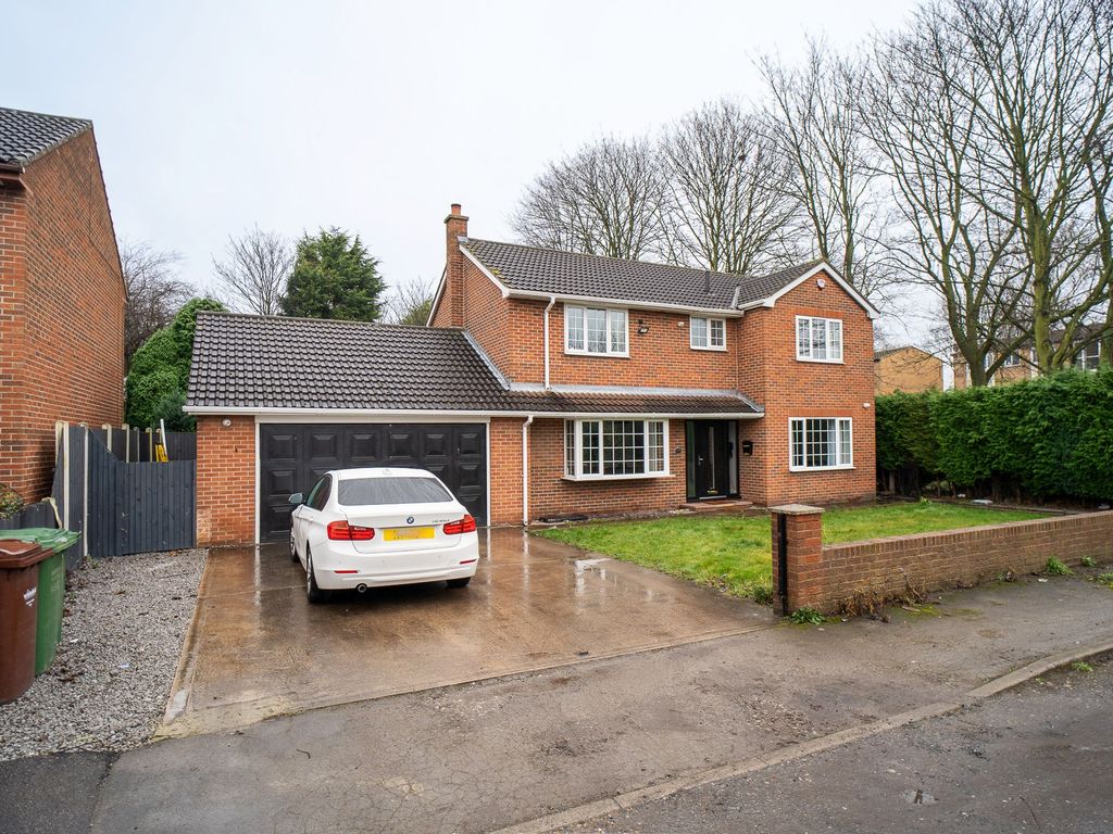 4 bed detached house for sale in Castleford Road, Normanton WF6, £450,000