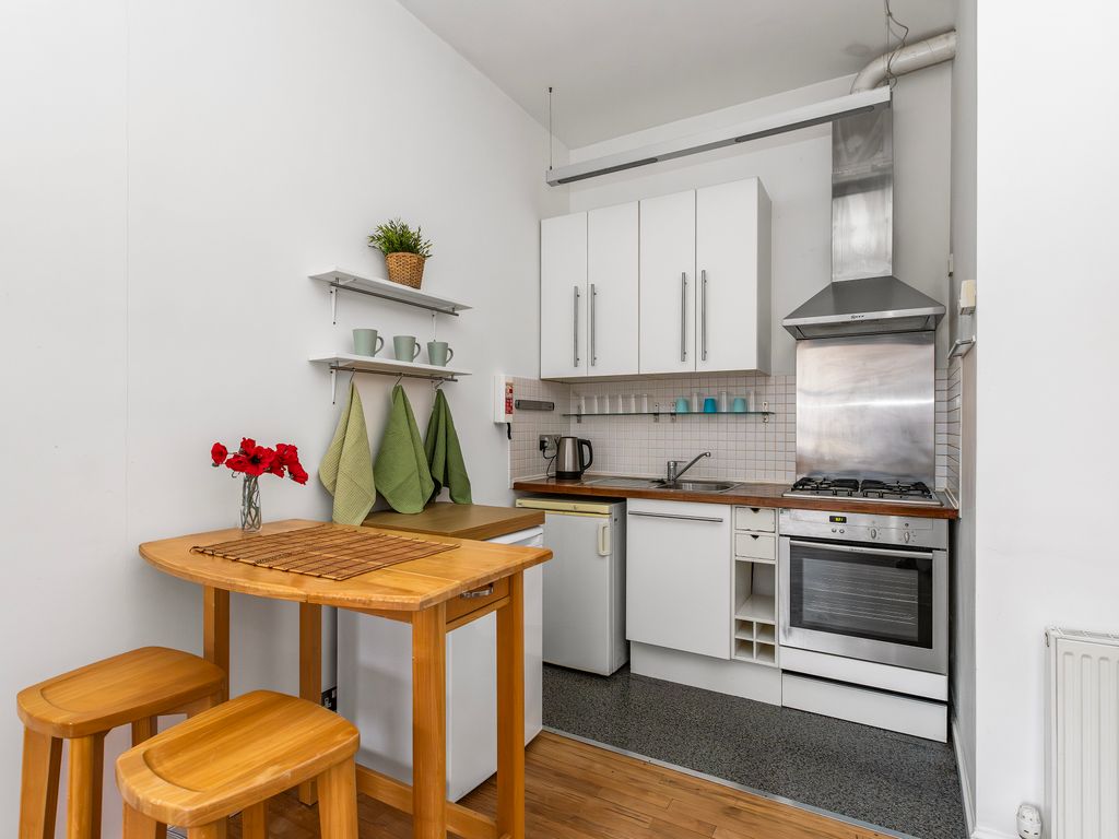 1 bed flat for sale in 3 (2F2), Dickson Street, Leith, Edinburgh EH6, £150,000