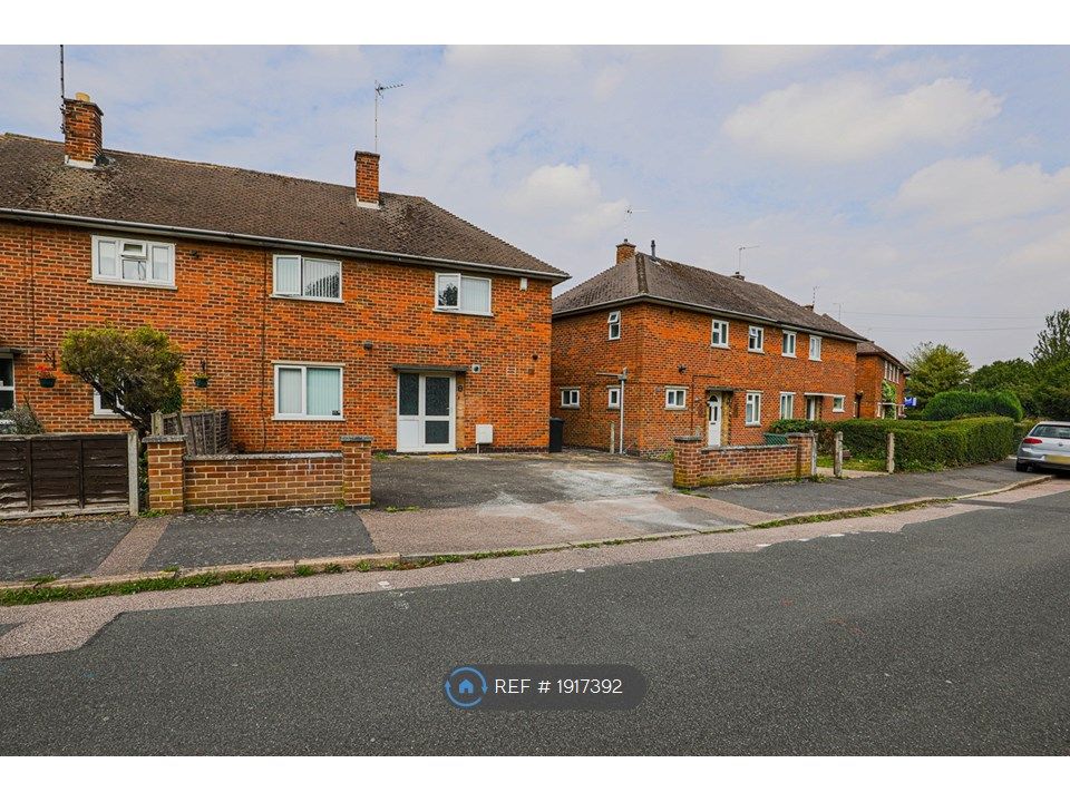 Room to rent in Ashby Crescent, Loughborough LE11, £425 pcm