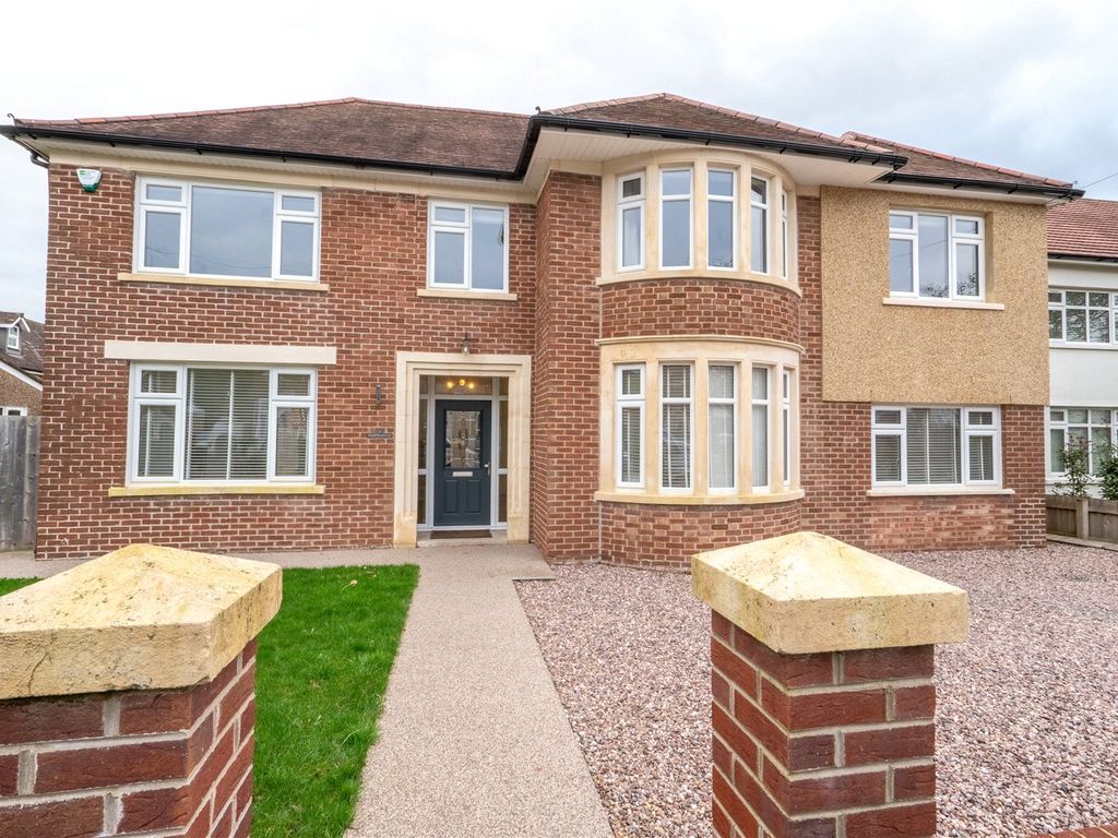 4 bed detached house for sale in Usk Road, Llanishen, Cardiff CF14, £790,000