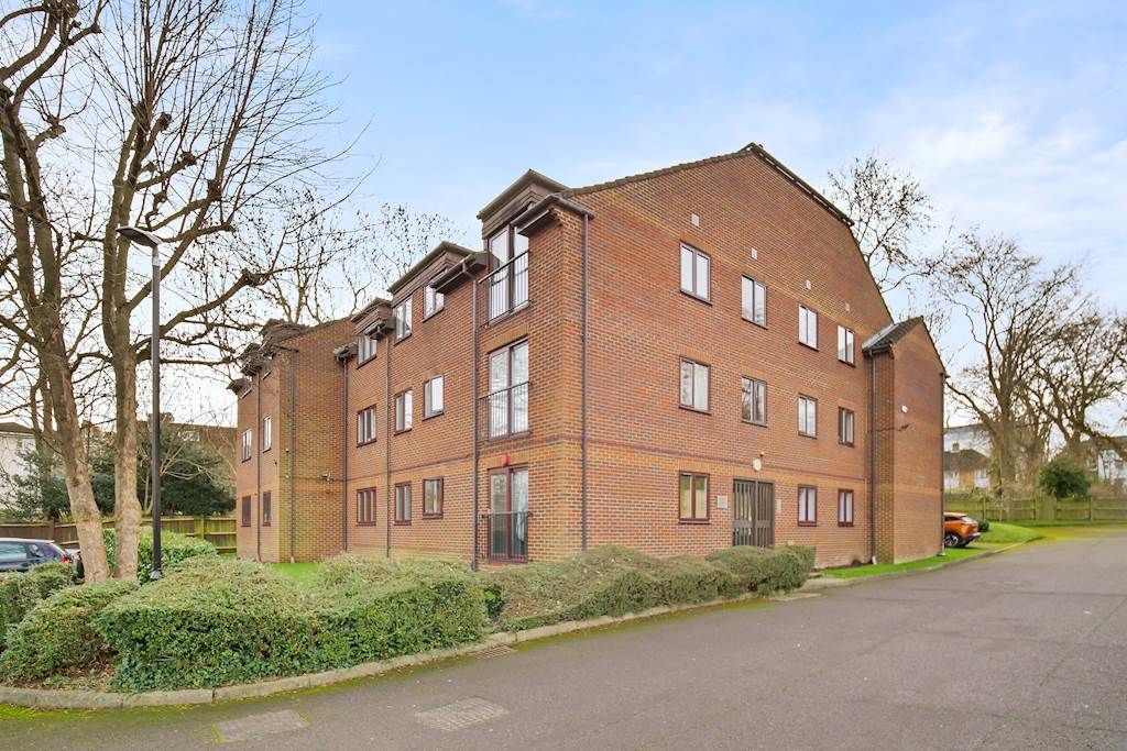 2 bed flat for sale in Readman Court, Anerley, London, Greater London SE20, £265,000