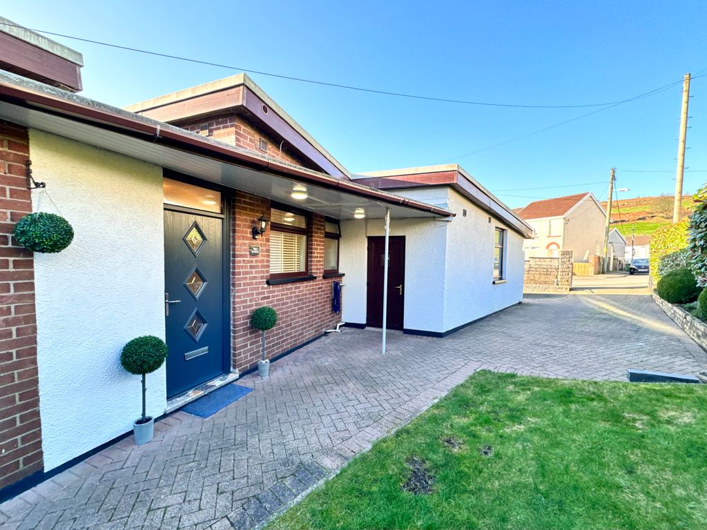 4 bed detached bungalow for sale in Brodawel, Lock Street, Abercynon, Mountain Ash CF45, £395,000