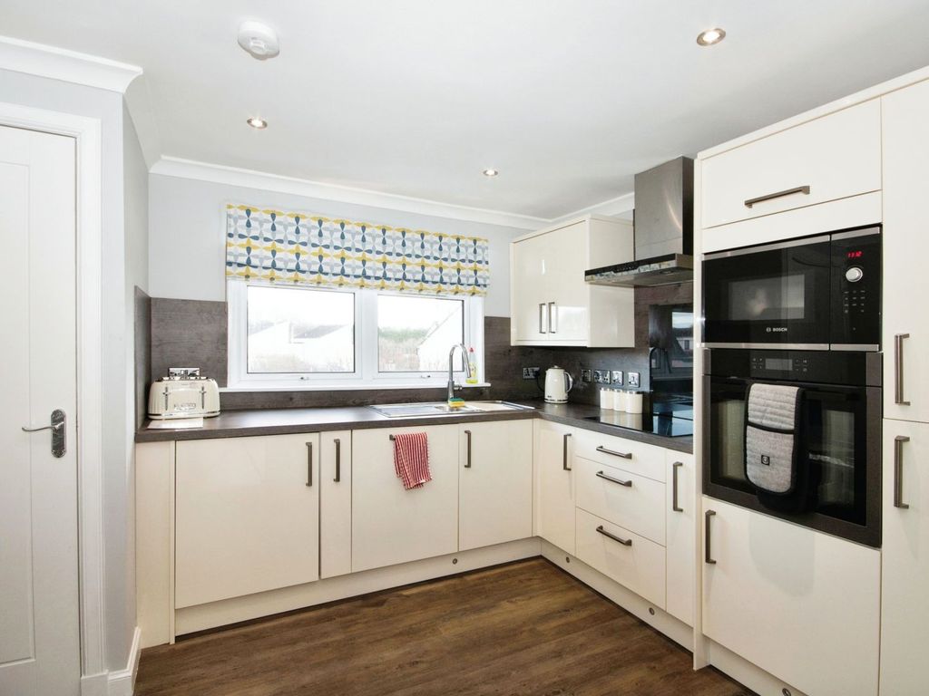 3 bed flat for sale in Corrennie Circle, Aberdeen AB21, £110,000