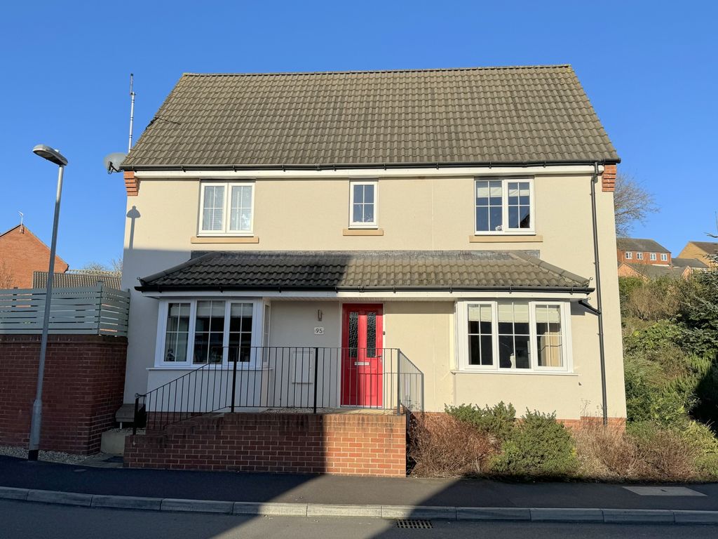 3 bed detached house for sale in Wincanton, Somerset BA9, £300,000