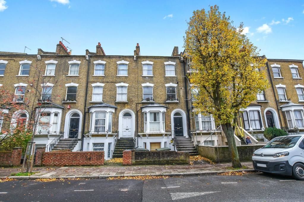 1 bed flat to rent in Ashley Road, London N19, £1,850 pcm