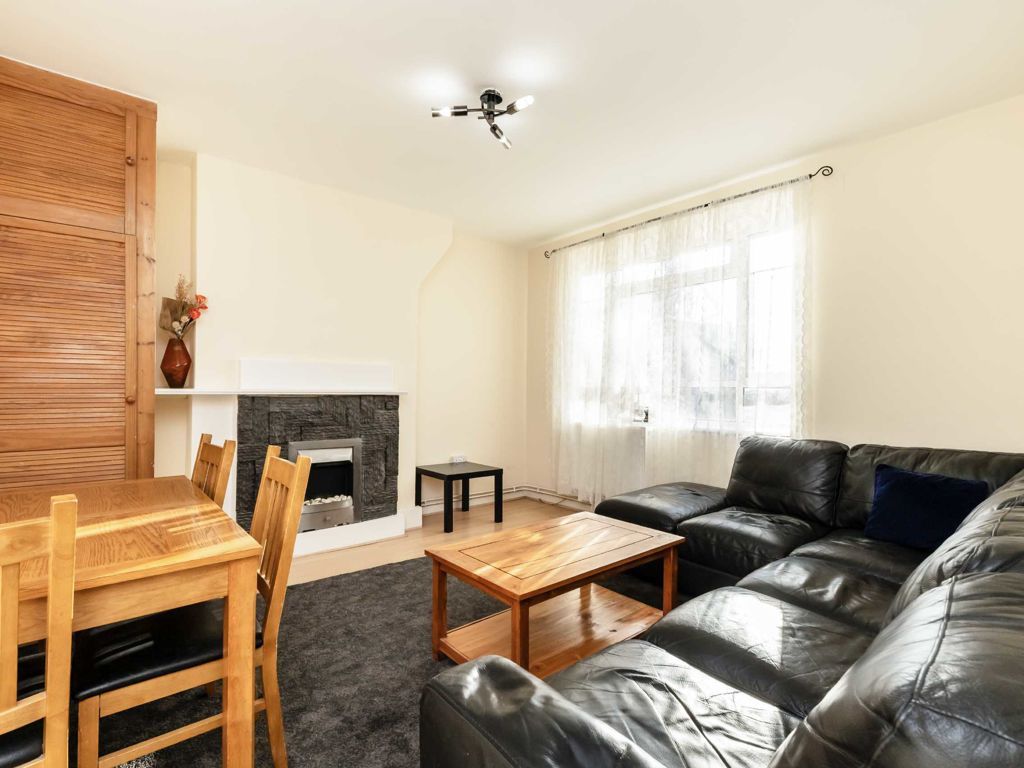 3 bed flat to rent in White City Estate, London W12, £2,349 pcm