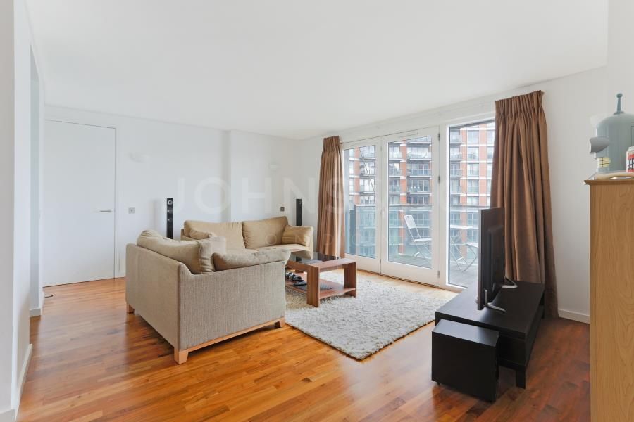 2 bed flat for sale in New Providence Wharf, Fairmont Avenue, London E14, £640,000
