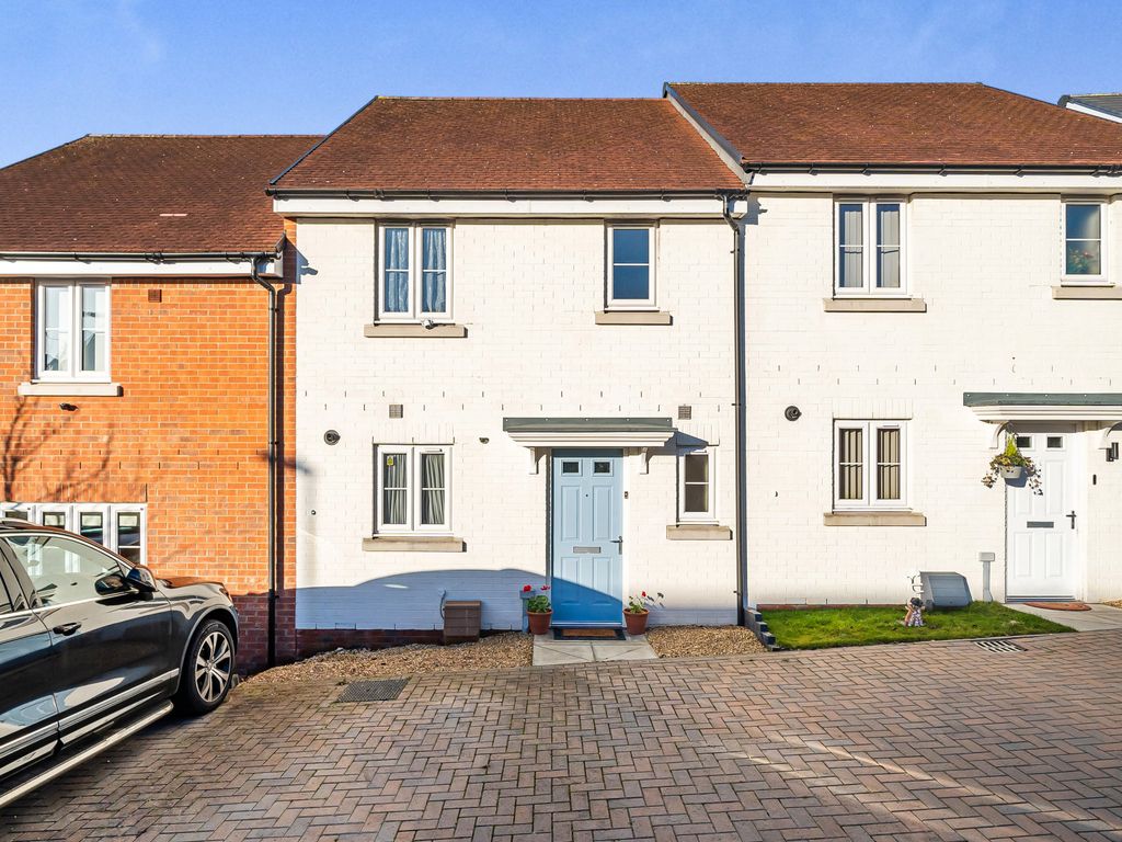 3 bed terraced house for sale in Bridle Close, Picket Twenty, Andover SP11, £250,000