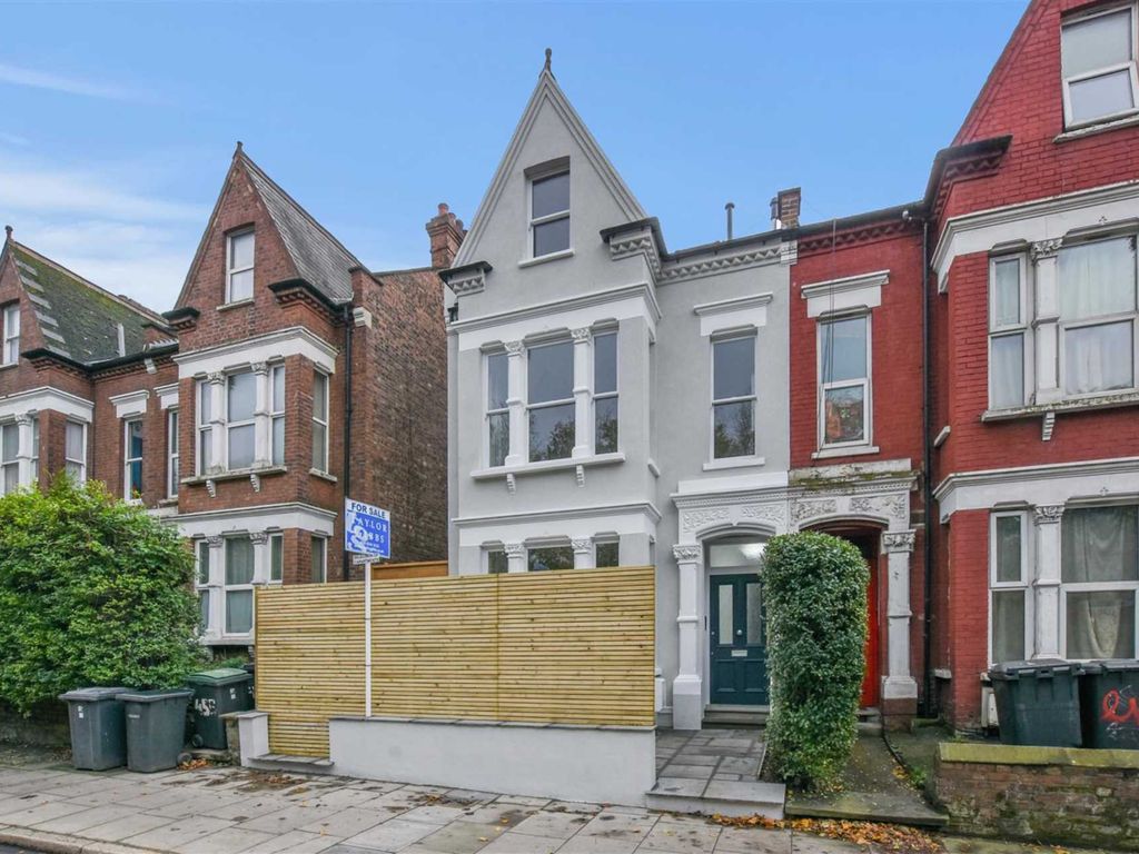 2 bed flat to rent in Archway Road, Highgate N6, £2,000 pcm