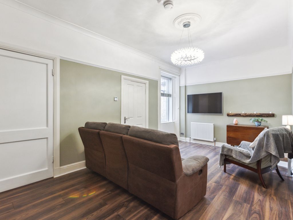 2 bed flat for sale in Dalratho Road, Grangemouth FK3, £119,000