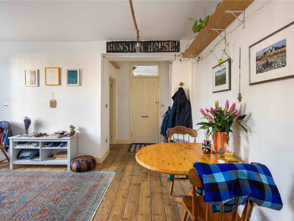 1 bed flat for sale in Dunstan Houses, Stepney Green, London E1, £425,000