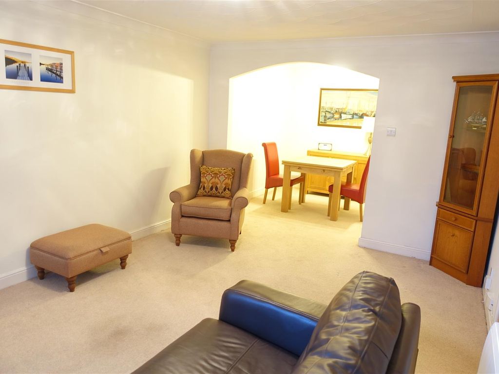 1 bed flat for sale in The Maltings, Linlithgow EH49, £124,000