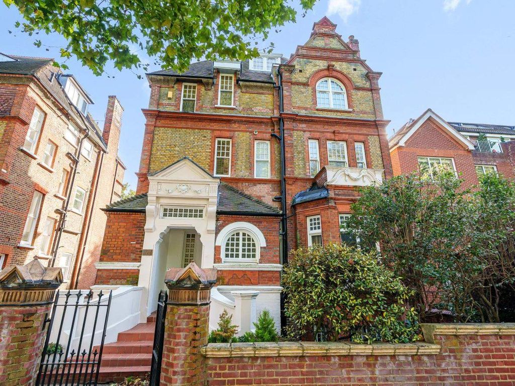 2 bed flat for sale in Eton Avenue, London NW3, £1,300,000