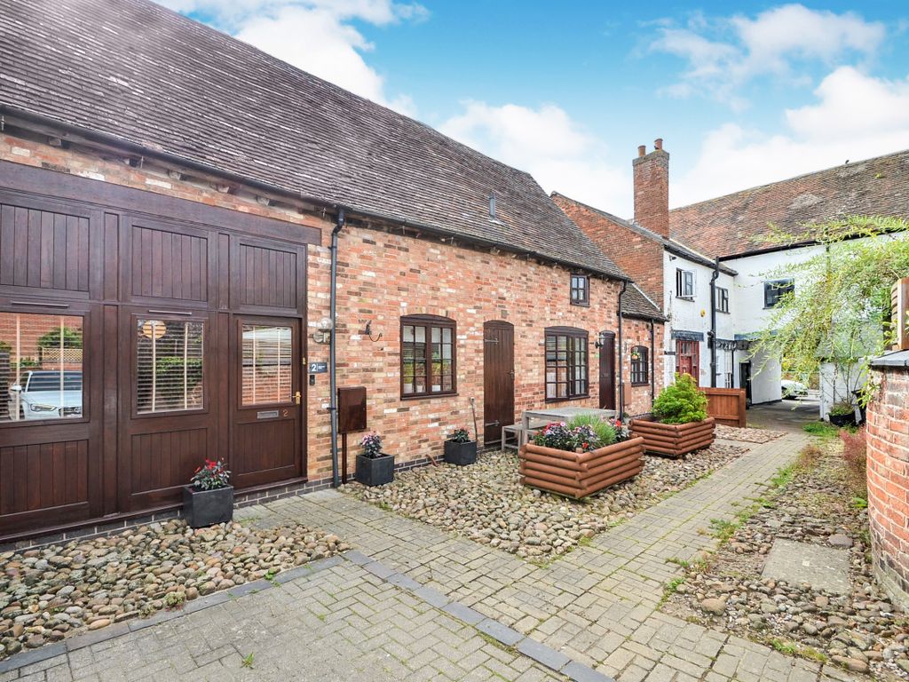 2 bed barn conversion for sale in Deerhurst Mews, Dunchurch, Rugby CV22, £275,000