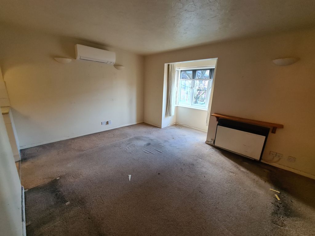 Studio for sale in Pasteur Close, Colindale NW9, £180,000