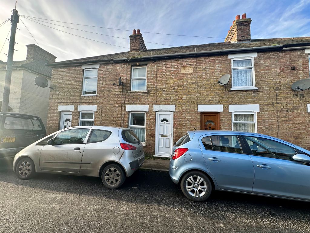 2 bed terraced house for sale in Burnsfield Street, Chatteris PE16, £140,000