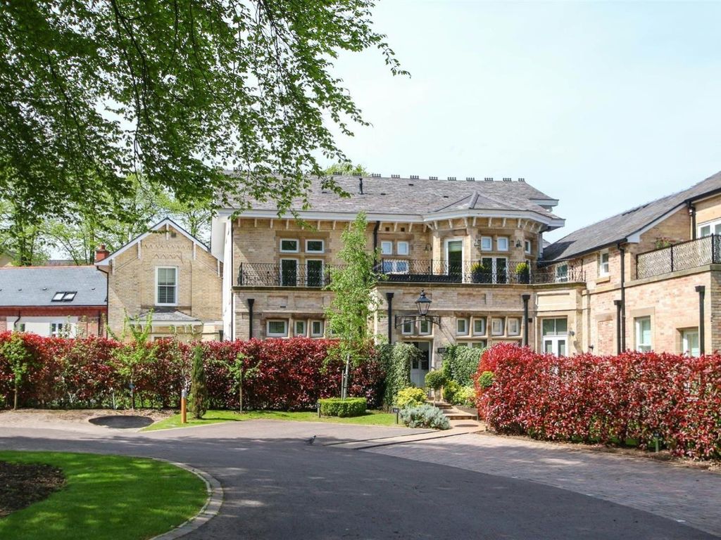 2 bed flat for sale in St. Annes Gardens, Altrincham WA14, £550,000