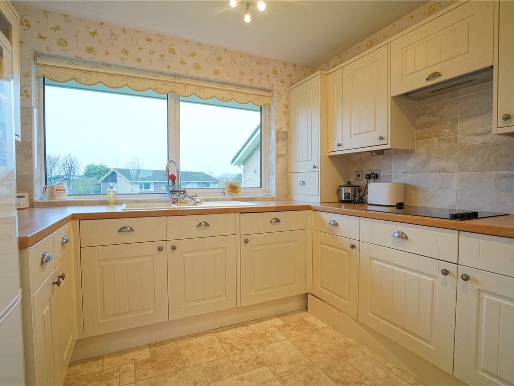 2 bed flat for sale in Moss Close, Wickersley, Rotherham, South Yorkshire S66, £205,000