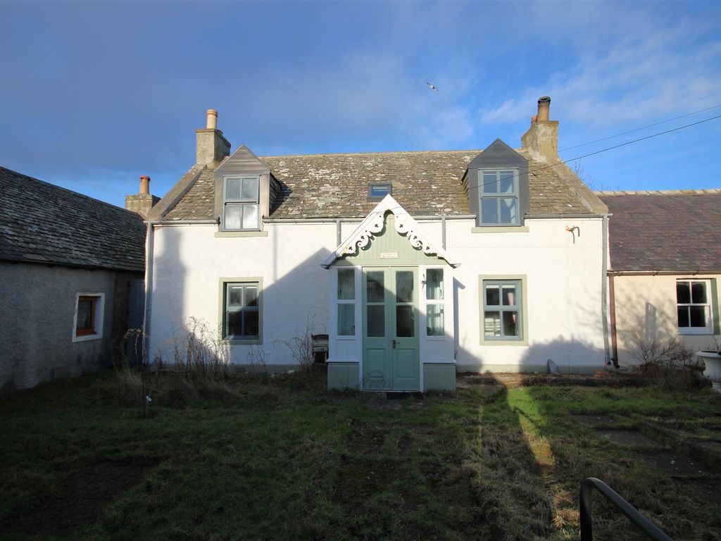 3 bed end terrace house for sale in Beach Road, Kingston, Fochabers IV32, £195,000