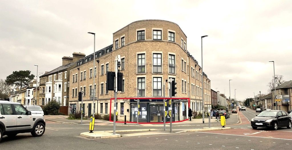Retail premises to let in Histon Road, Cambridge, Cambridgeshire CB4, £21,000 pa