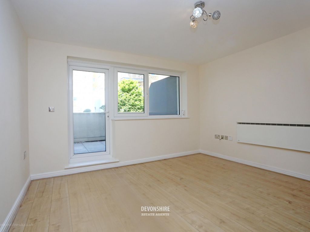 1 bed flat for sale in Rosemoor House, Broadway, Ealing W13, £295,000