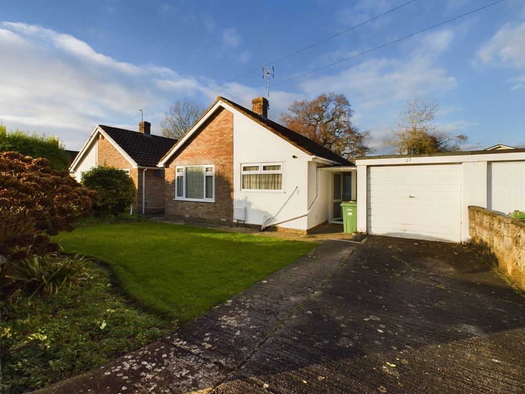 3 bed bungalow for sale in Beechwood Road, Nailsea, Bristol BS48, £365,000