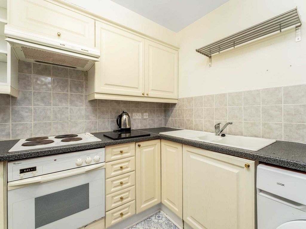 2 bed flat for sale in North Street, Houston PA6, £107,500