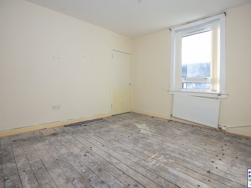 2 bed flat for sale in Bellsbank Crescent, Dalmellington KA6, £37,500