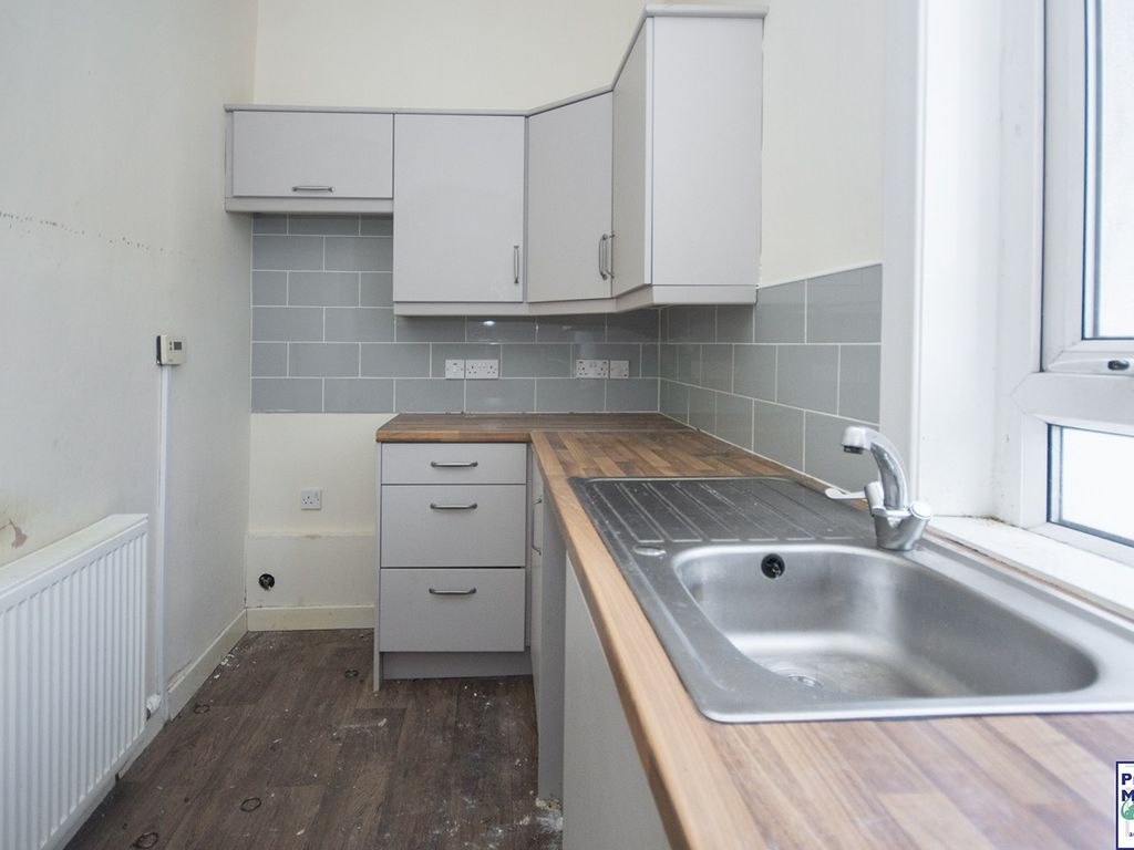 2 bed flat for sale in Bellsbank Crescent, Dalmellington KA6, £37,500