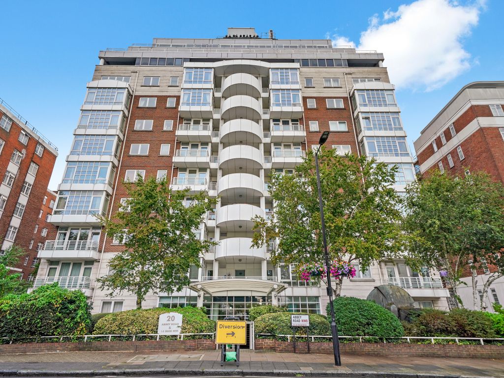 3 bed flat to rent in Abbey Road, St John's Wood NW8, £8,500 pcm