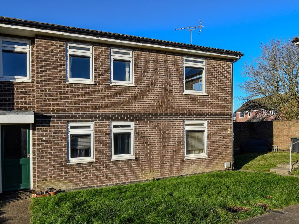 2 bed flat for sale in Beech Close, Takeley, Bishop