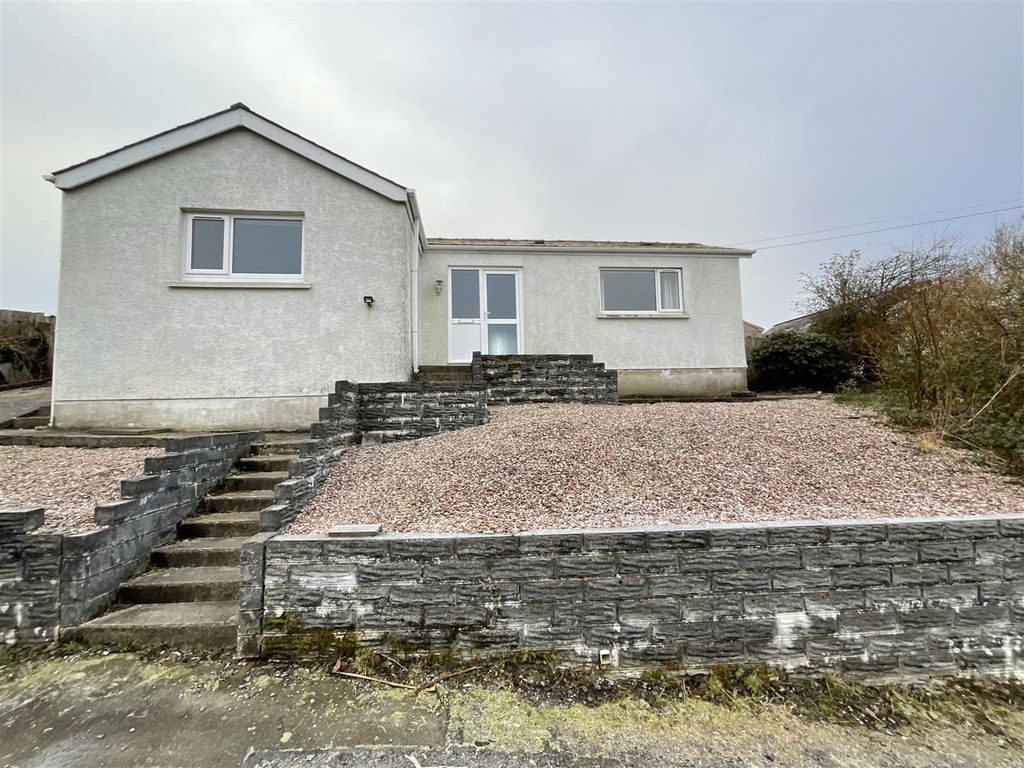 3 bed detached bungalow for sale in Gors Goch Road, Lower Brynamman, Ammanford SA18, £175,000
