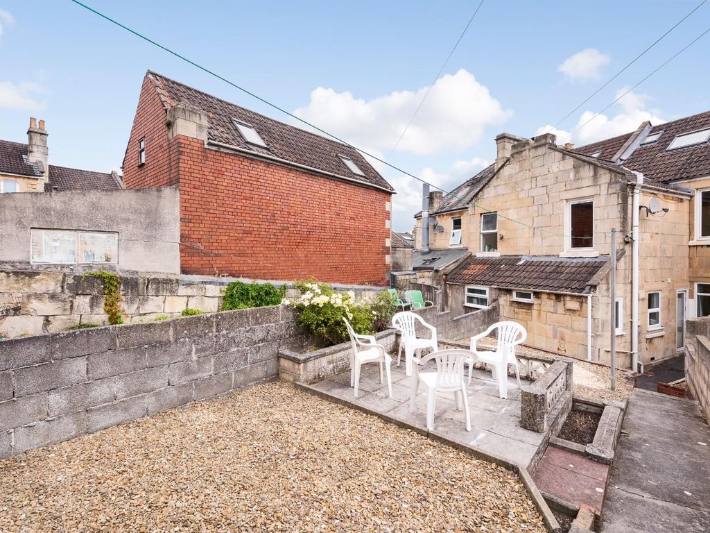 5 bed terraced house for sale in Beckhampton Road, Bath BA2, £525,000