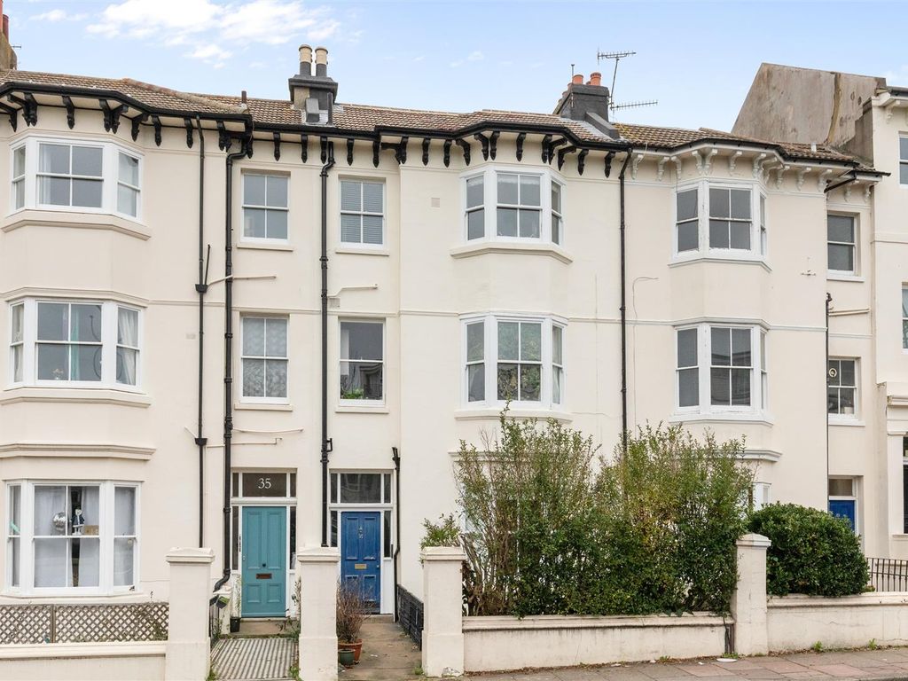 1 bed flat for sale in Buckingham Place, Brighton BN1, £350,000