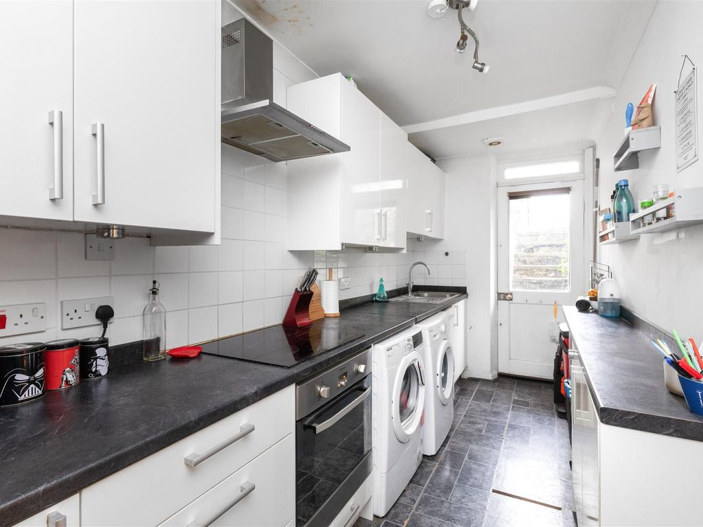 1 bed flat for sale in Buckingham Place, Brighton BN1, £350,000