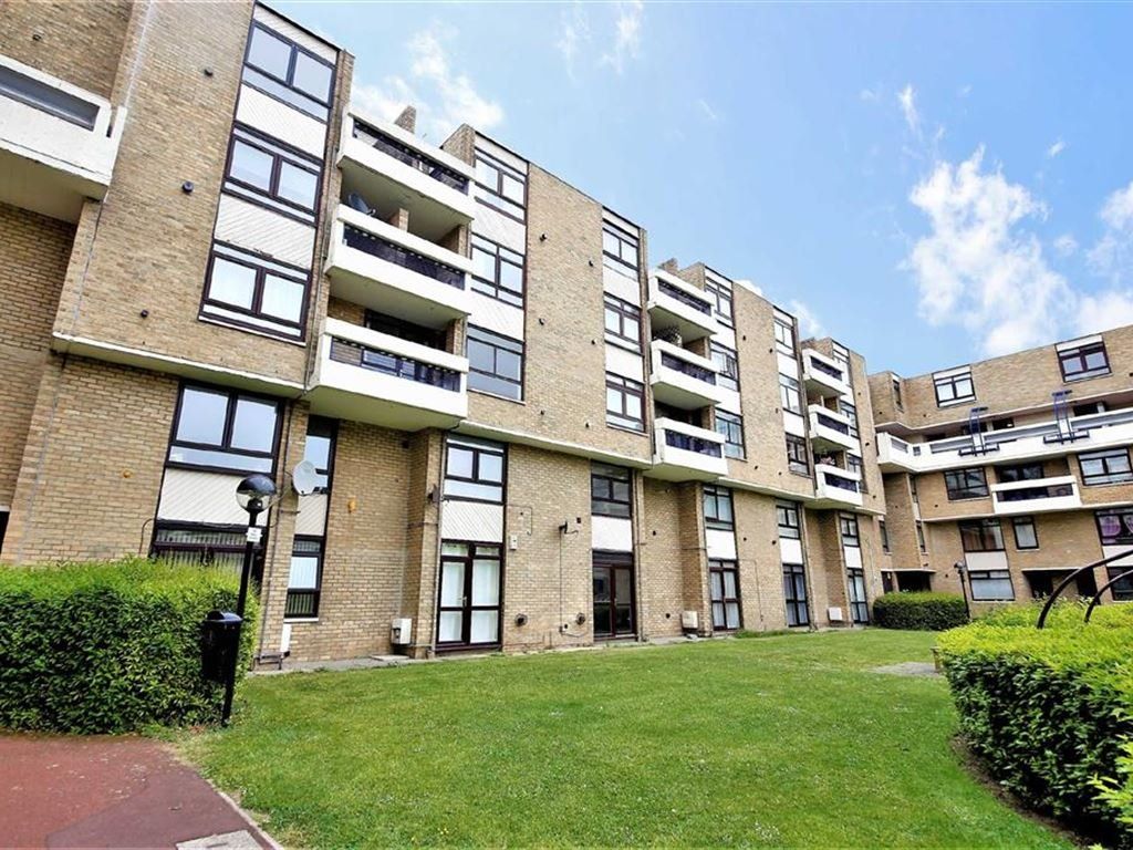 1 bed flat for sale in Collingwood Court, Marlborough Park, Sulgrave NE37, £25,000