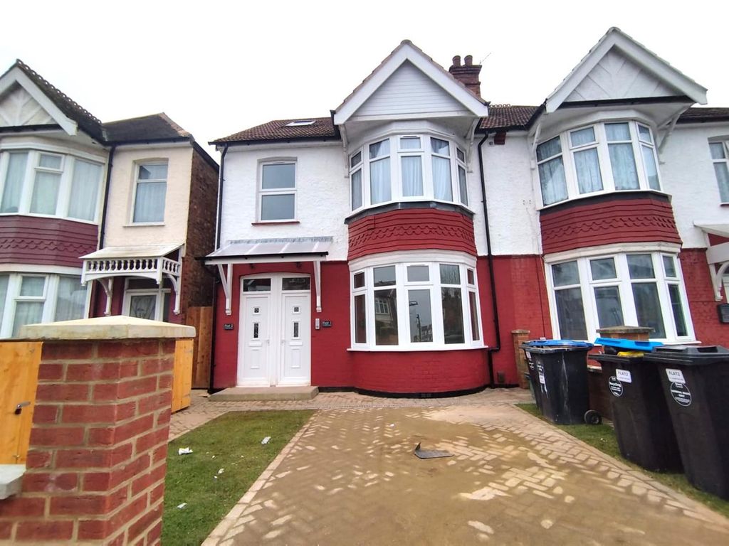 3 bed maisonette to rent in Norton Road, Wembley HA0, £2,500 pcm