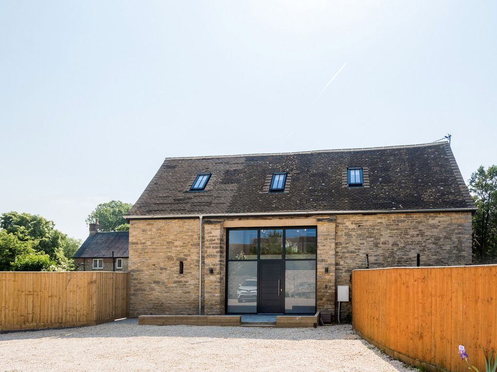 New home, 3 bed barn conversion for sale in Church Barn, Church Street OX29, £650,000