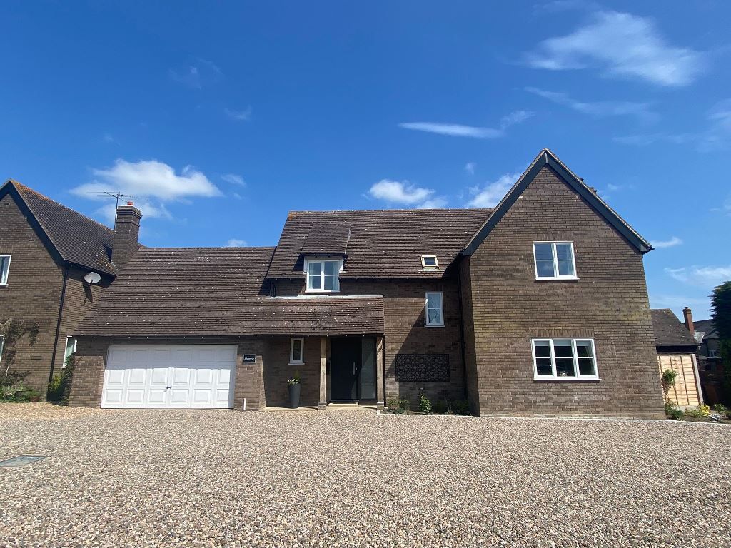 4 bed detached house for sale in Long Hyde Road, South Littleton WR11, £585,000
