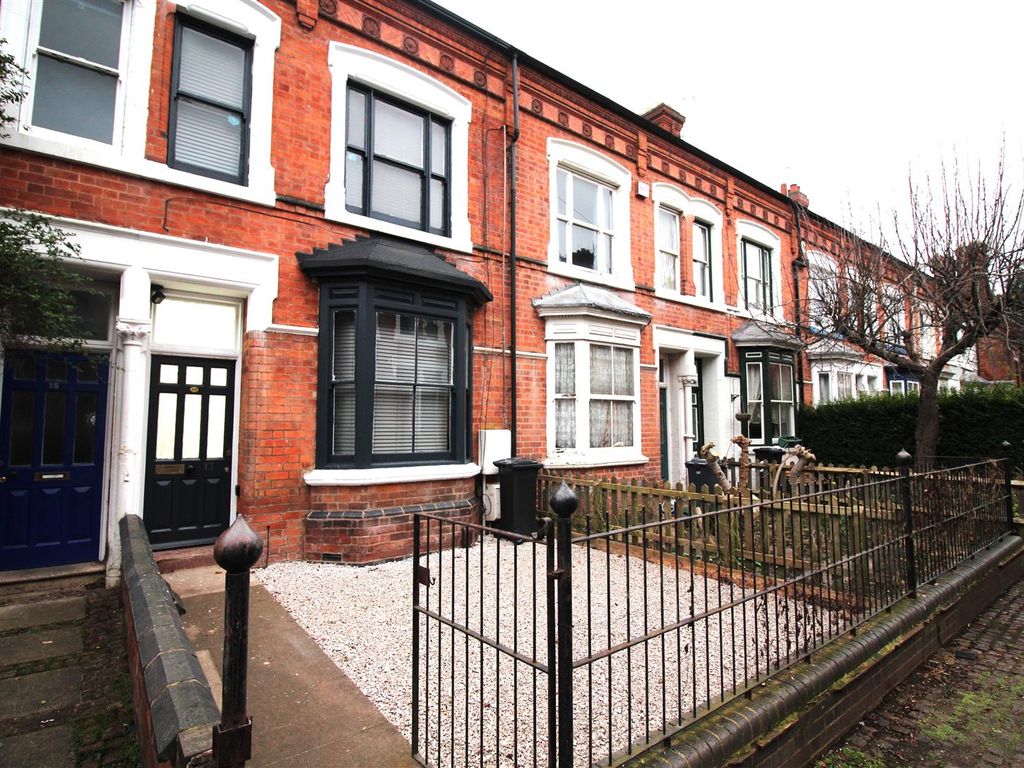 4 bed property for sale in College Avenue, Leicester LE2, £395,000