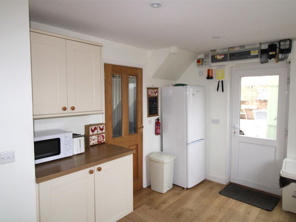 3 bed semi-detached house to rent in 2 Hingsdon Cottages, Netherbury, Bridport DT6, £1,400 pcm
