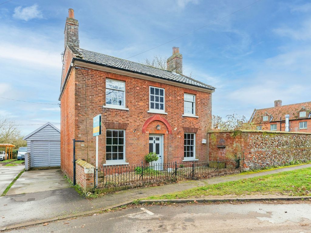 4 bed detached house for sale in Holt Road, North Elmham NR20, £450,000