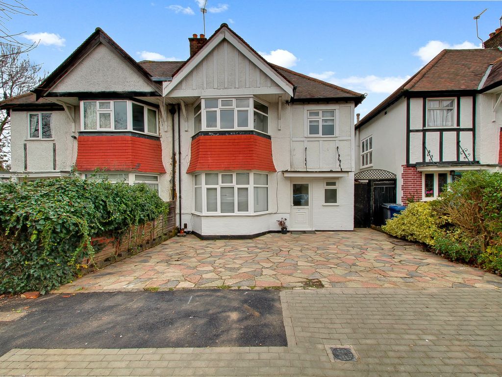 3 bed semi-detached house to rent in Sydney Grove, London NW4, £2,895 pcm