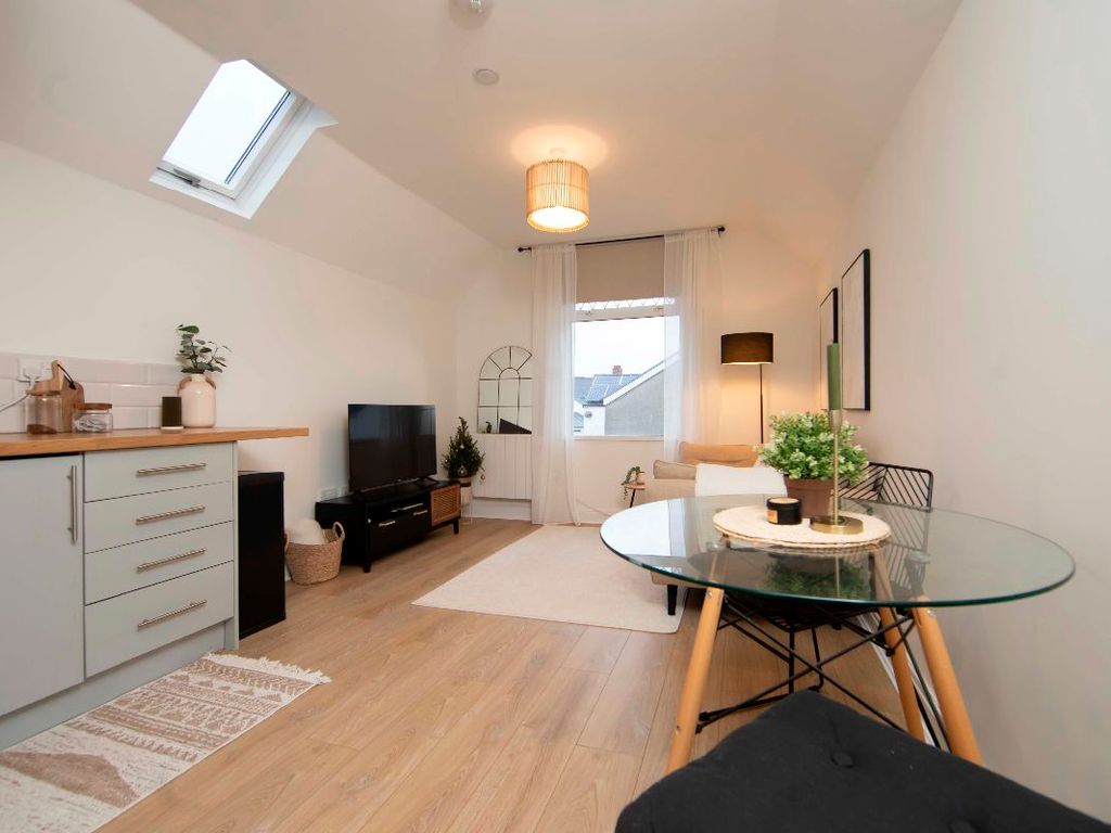 1 bed flat for sale in Flat, Llanishen Street, Cardiff CF14, £160,000