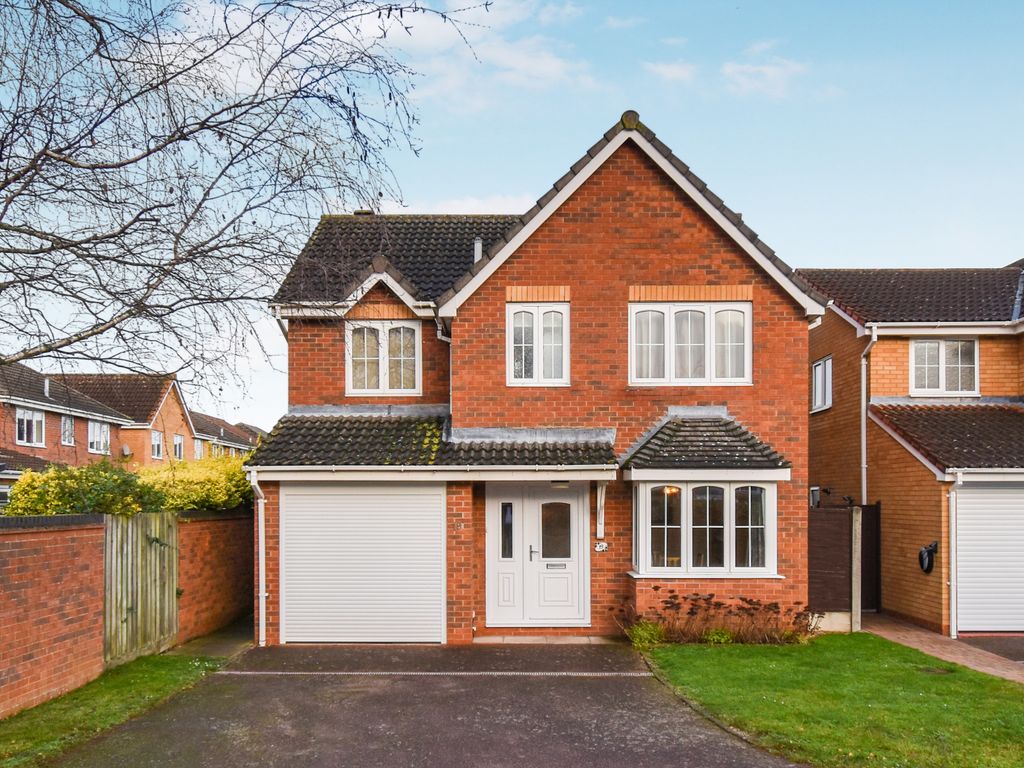 4 bed detached house for sale in Coltsfoot, Biggleswade SG18, £450,000